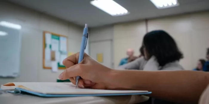 Reforma obriga Estados a manterem uma escola em cada município com oferta, à noite, de ensino médio