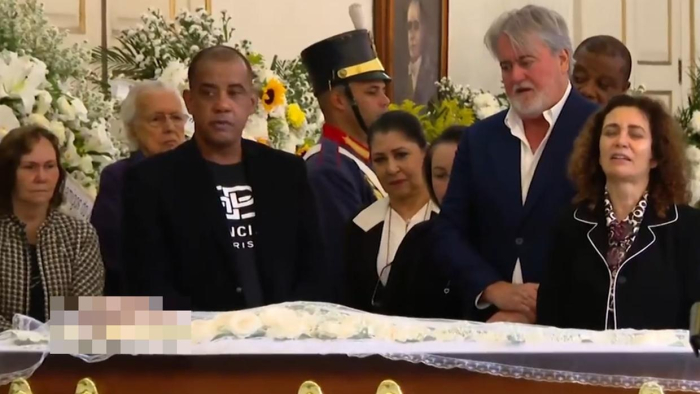 Velório de Cid Moreira tem oração a São Francisco de Assis para honrar último pedido do jornalista