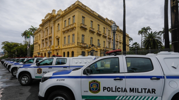 Mãe e filho são resgatados em estado de choque por cárcere privado em Recife